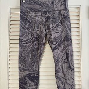 Athleta Cropped Patterned Leggings